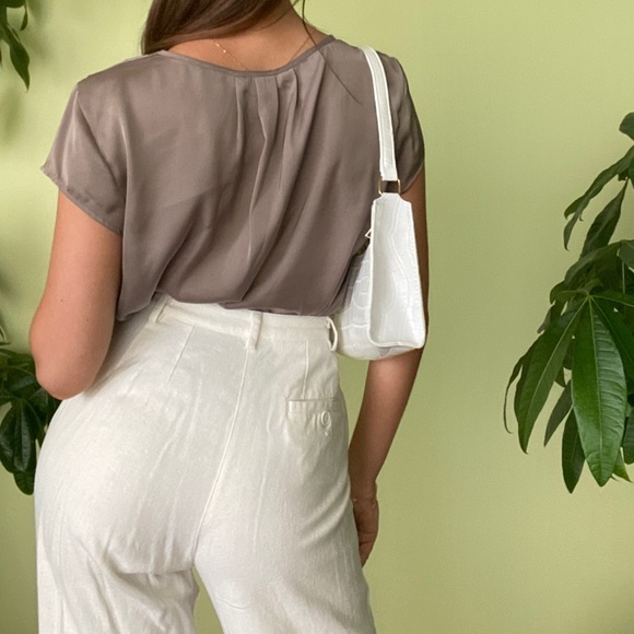 V neck top - Picture 3 of 6